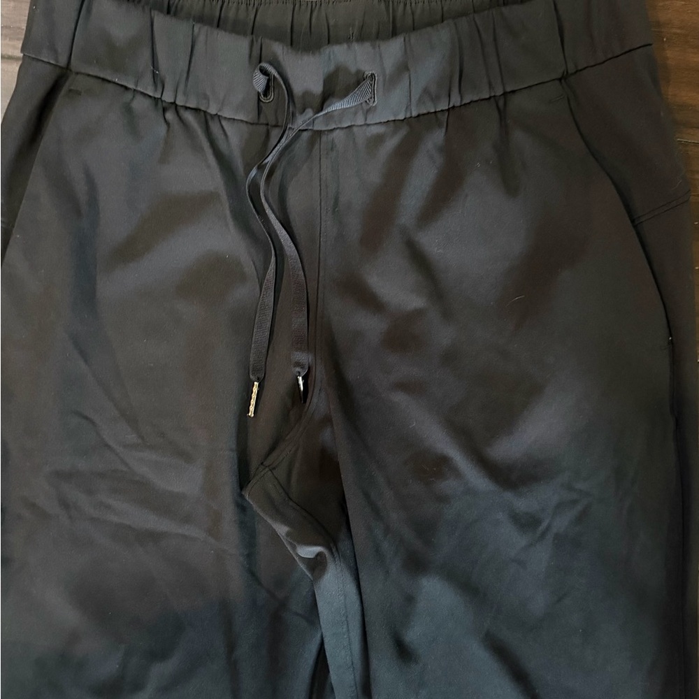 Lululemon On The Fly Track Pant Jogger Crop Pockets Black Drawstring 6 - Picture 6 of 7